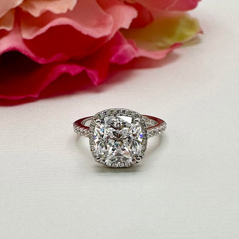 1.5 ctw Oval Halo Ring